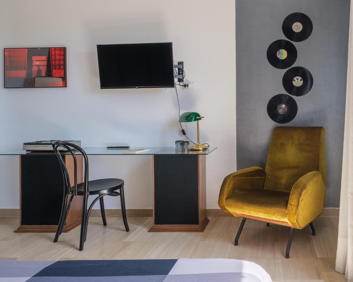 Fabula Rooms 3 Suites With Private Bathroom ボローニャ エクステリア 写真