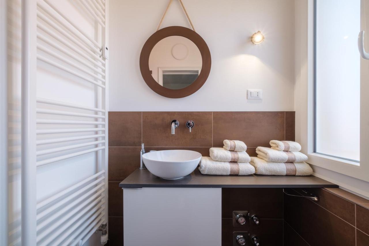 Fabula Rooms 3 Suites With Private Bathroom ボローニャ エクステリア 写真
