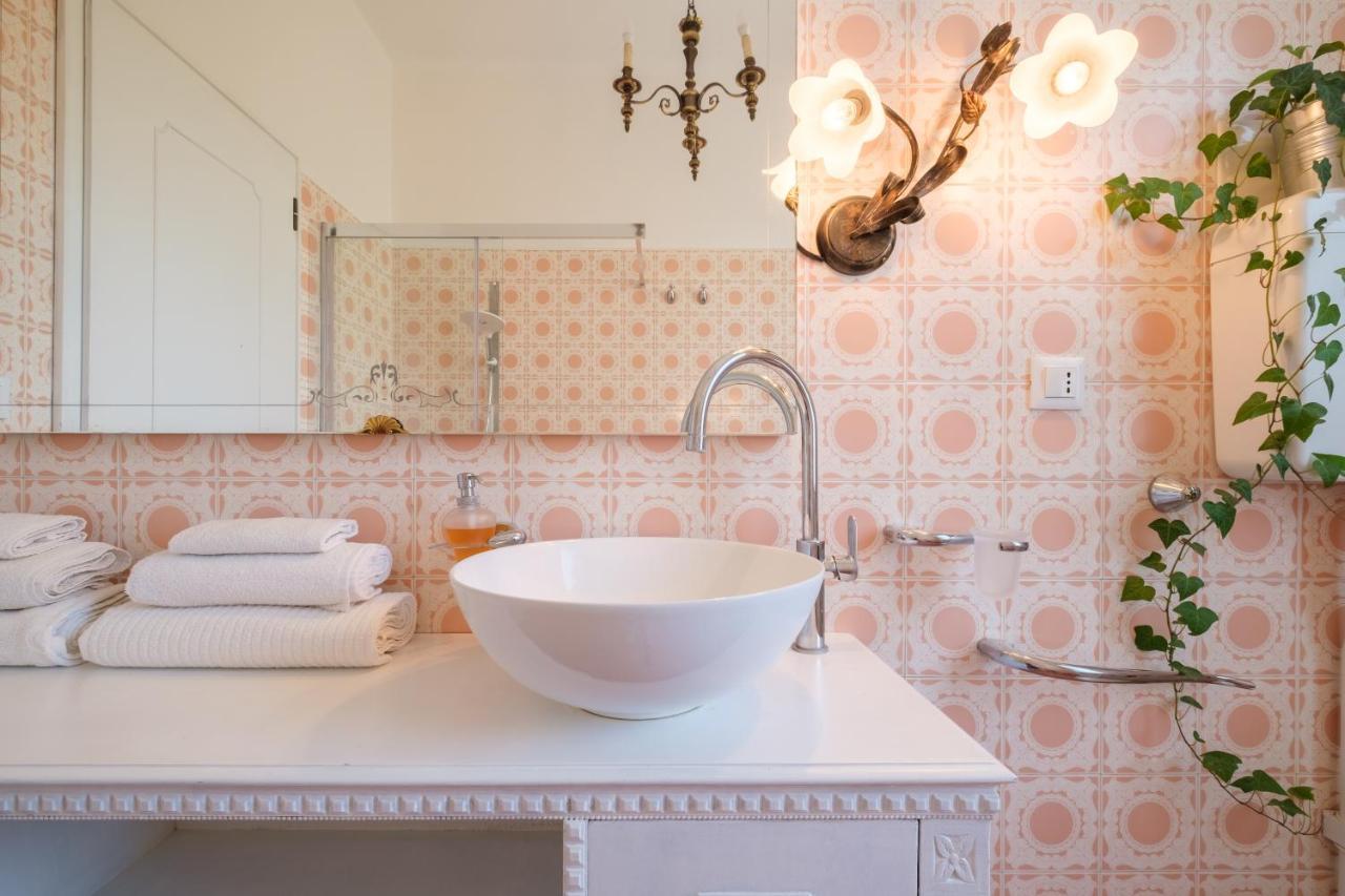 Fabula Rooms 3 Suites With Private Bathroom ボローニャ エクステリア 写真
