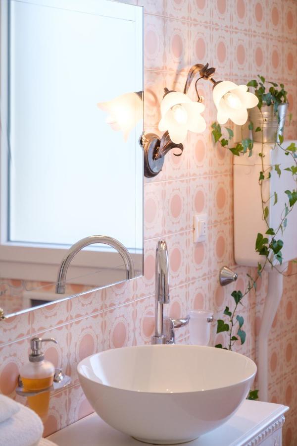 Fabula Rooms 3 Suites With Private Bathroom ボローニャ エクステリア 写真